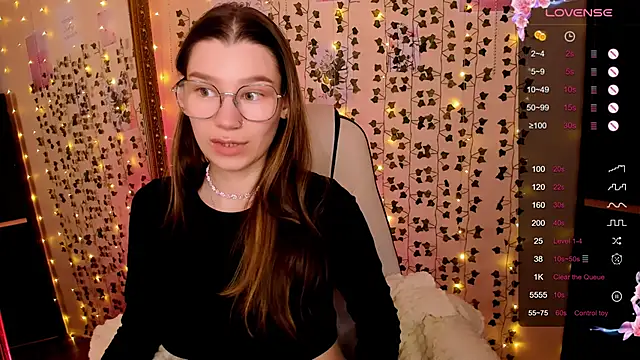 Snapshot of LinaBlossom_ chatting on 02-28-26, 07:53 LinaBlossom online show from 02-28-26, 07:53