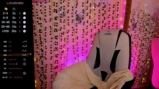 Snapshot of LinaBlossom_ chatting on 03-16-26, 02:39 LinaBlossom online show from 03-16-26, 02:39