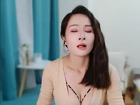 Snapshot of cfxc0317 chatting on 10-11-25, 12:15 cfxc0317 online show from 10-11-25, 12:15