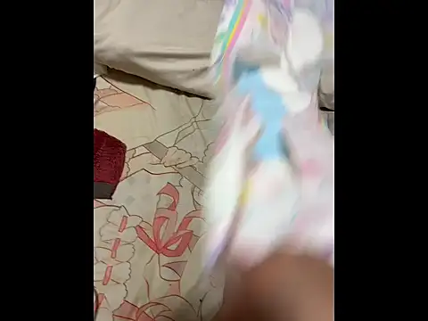 Snapshot of mino_bitter chatting on 10-24-25, 02:46 mino bitter online show from 10-24-25, 02:46