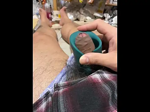 Snapshot of mino_bitter chatting on 10-27-25, 09:57 mino bitter online show from 10-27-25, 09:57