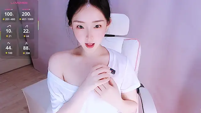 Snapshot of Niannian- chatting on 05-11-26, 05:32 Niannian- online show from 05-11-26, 05:32