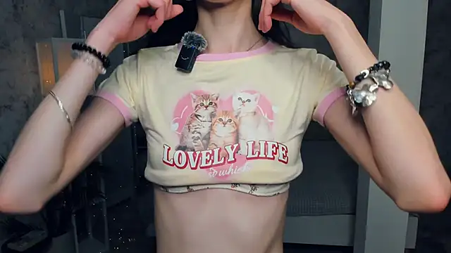 ReneeLippeatt online show from 12-04-25, 07:22