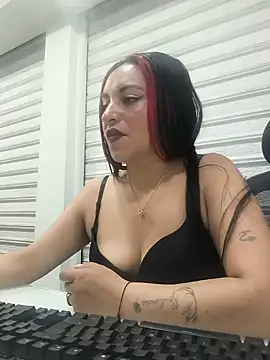 Snapshot of Alisson_Stonee chatting on 05-17-26, 07:54 Alisson Stonee online show from 05-17-26, 07:54