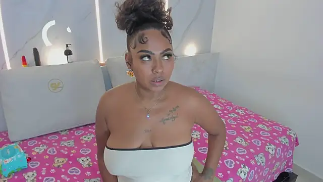 Snapshot of erlys_brown chatting on 10-18-25, 04:26 erlys brown online show from 10-18-25, 04:26