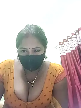 Snapshot of School_medam chatting on 09-21-25, 03:35 School medam online show from 09-21-25, 03:35