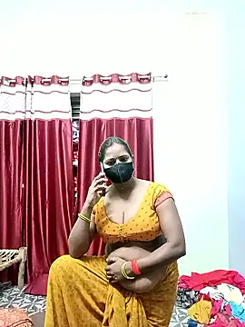 Snapshot of School_medam chatting on 09-26-25, 12:03 School medam online show from 09-26-25, 12:03