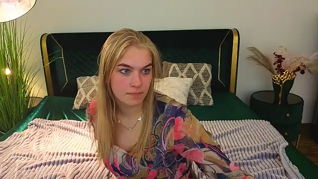 AlinaLiii online show from 04-15-26, 12:56