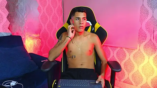 Snapshot of Twink_davidxx chatting on 09-20-25, 07:37 Twink davidxx online show from 09-20-25, 07:37