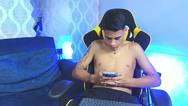 Snapshot of Twink_davidxx chatting on 09-22-25, 07:27 Twink davidxx online show from 09-22-25, 07:27