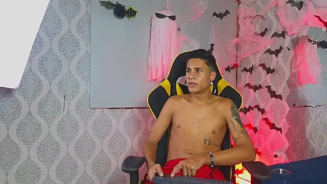 Snapshot of Twink_davidxx chatting on 10-25-25, 07:30 Twink davidxx online show from 10-25-25, 07:30
