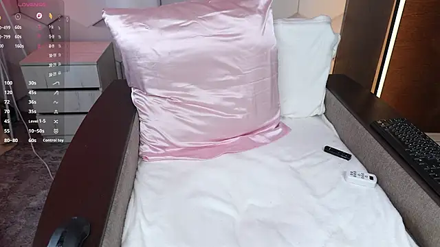 HottieEmma online show from 04-08-26, 12:38