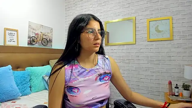 Snapshot of Julieta_Rose19 chatting on 08-07-26, 08:11 Julieta Rose19 online show from 08-07-26, 08:11