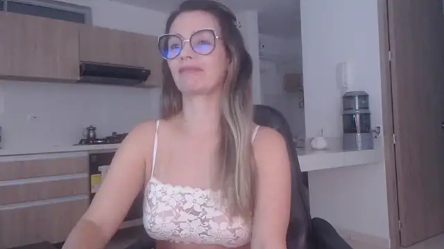 LovePaula online show from 03-28-26, 11:32