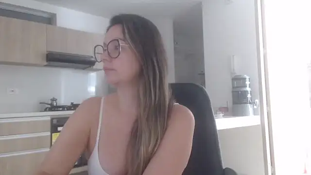 LovePaula online show from 06-26-26, 04:33