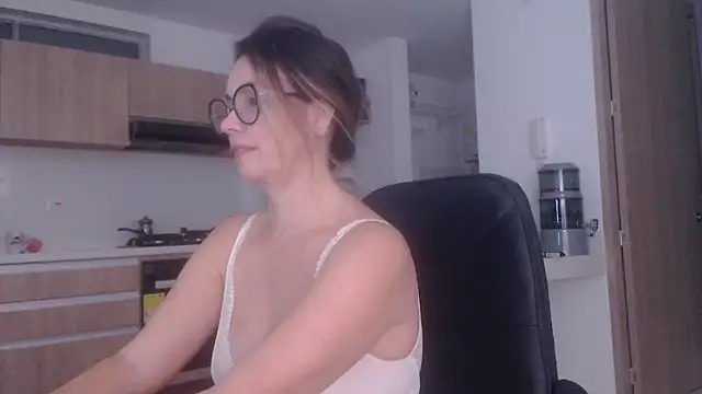 LovePaula online show from 06-28-26, 12:27