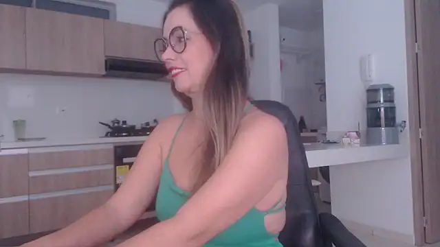LovePaula online show from 06-29-26, 11:10