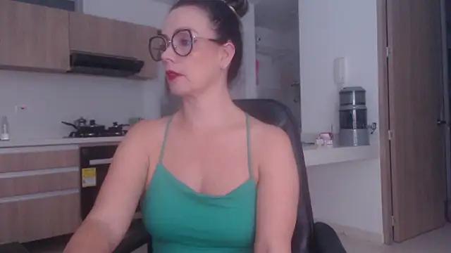 LovePaula online show from 06-29-26, 11:16