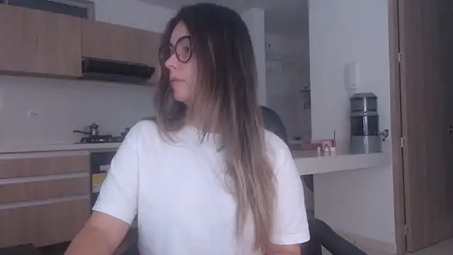 LovePaula online show from 07-19-26, 01:31