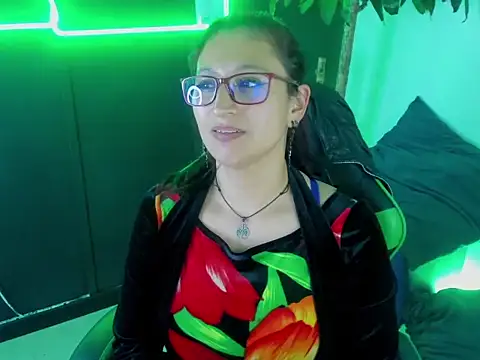 VictoriaSpenser online show from 11-02-25, 02:03