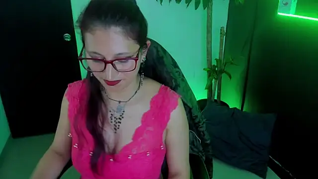 VictoriaSpenser online show from 11-13-25, 08:19