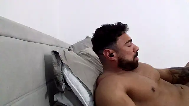 Snapshot of GymKing99 chatting on 02-05-26, 12:10 GymKing99 online show from 02-05-26, 12:10