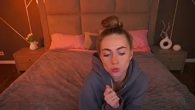 GoGoDream online show from 11-13-25, 07:07