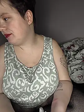 Katy2323 online show from 12-17-25, 09:10