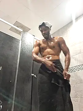 214KingLonggg online show from 04-15-26, 02:18