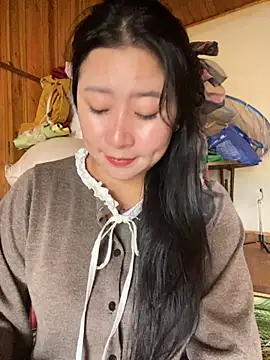 violet-00 online show from 10-29-25, 02:47