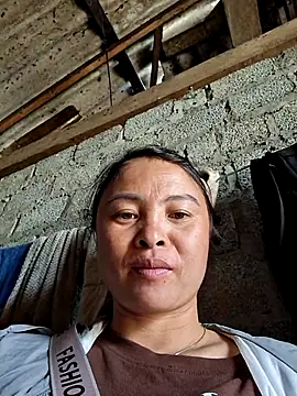 xuxulovezz online show from 10-12-25, 05:06