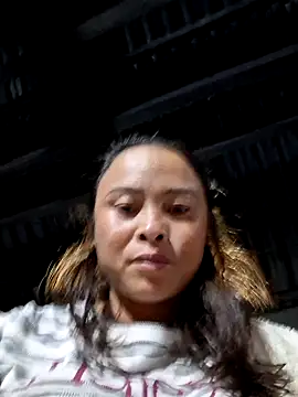 xuxulovezz online show from 10-22-25, 11:43