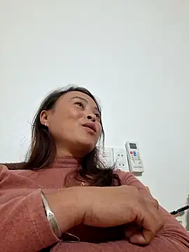 xuxulovezz online show from 11-24-25, 12:27