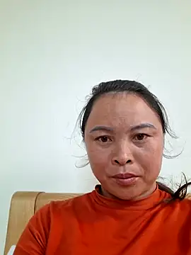 xuxulovezz online show from 12-17-25, 05:13