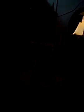 Snapshot of SALCEDO_041198 chatting on 11-05-25, 11:32 SALCEDO 041198 online show from 11-05-25, 11:32