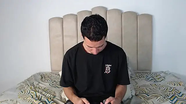 aroncooper1 online show from 03-07-26, 05:04