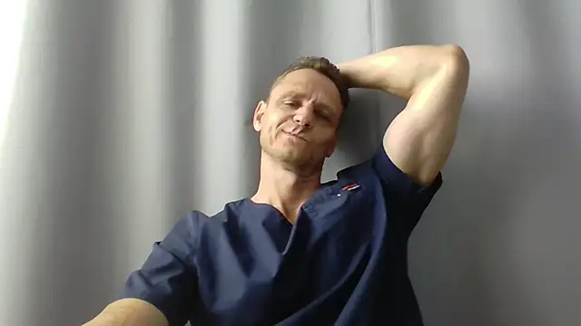 Snapshot of Freeze_Fire chatting on 07-18-26, 06:28 Freeze Fire online show from 07-18-26, 06:28