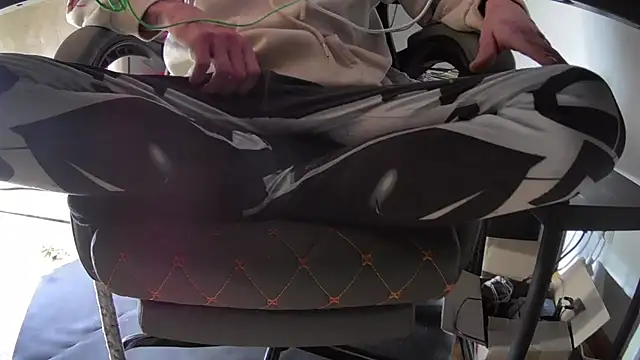 Snapshot of northboy91 chatting on 12-16-25, 01:49 northboy91 online show from 12-16-25, 01:49