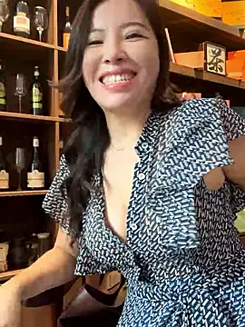 Snapshot of YINGZI-666 chatting on 10-17-25, 02:26 YINGZI-666 online show from 10-17-25, 02:26