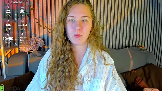 Elsie Cutties online show from 06-18-26, 01:06