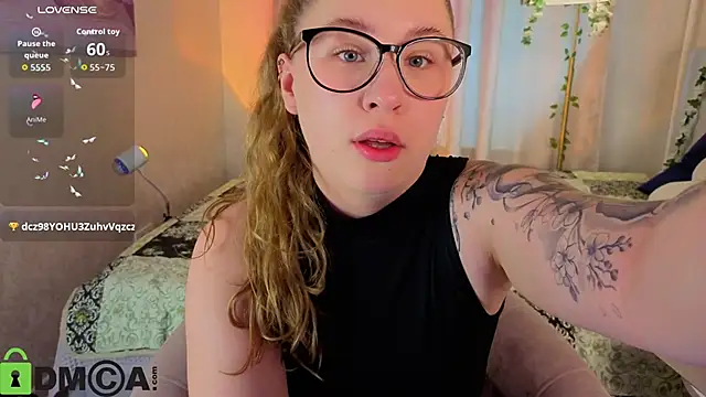 Elsie Cutties online show from 06-21-26, 01:08