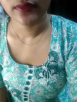 Snapshot of -Anushka01 chatting on 11-12-25, 02:50 -Anushka01 online show from 11-12-25, 02:50