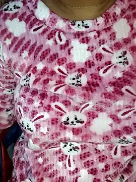 Snapshot of -Anushka01 chatting on 11-16-25, 02:22 -Anushka01 online show from 11-16-25, 02:22