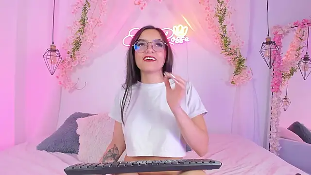 Snapshot of eimi_rosse18 chatting on 02-03-26, 12:21 eimi rosse18 online show from 02-03-26, 12:21