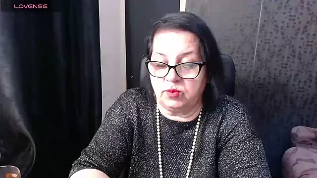 MissSanjanne online show from 05-18-26, 04:07