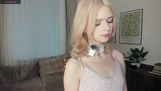 LaureMestler online show from 11-04-25, 07:29