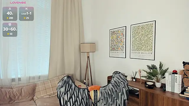 LaureMestler online show from 11-11-25, 09:31