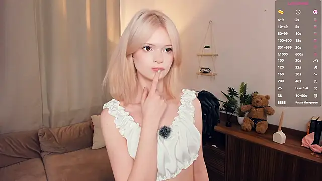 LaureMestler online show from 02-25-26, 09:08