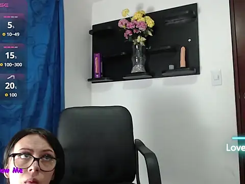 Snapshot of f3rnanda18 chatting on 09-29-25, 01:27 f3rnanda18 online show from 09-29-25, 01:27