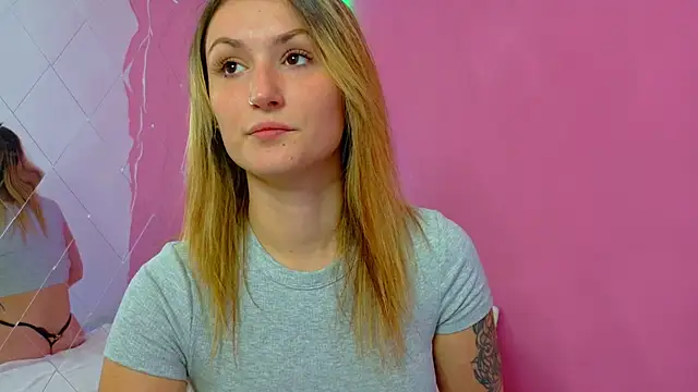 Anaayss  online show from 10-24-25, 04:53